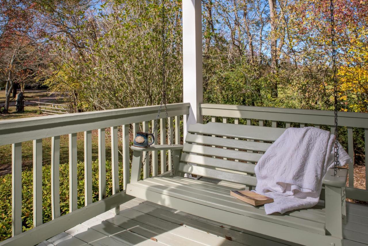 Maison D'Memoire Bed & Breakfast Cottages Rayne 외부 사진