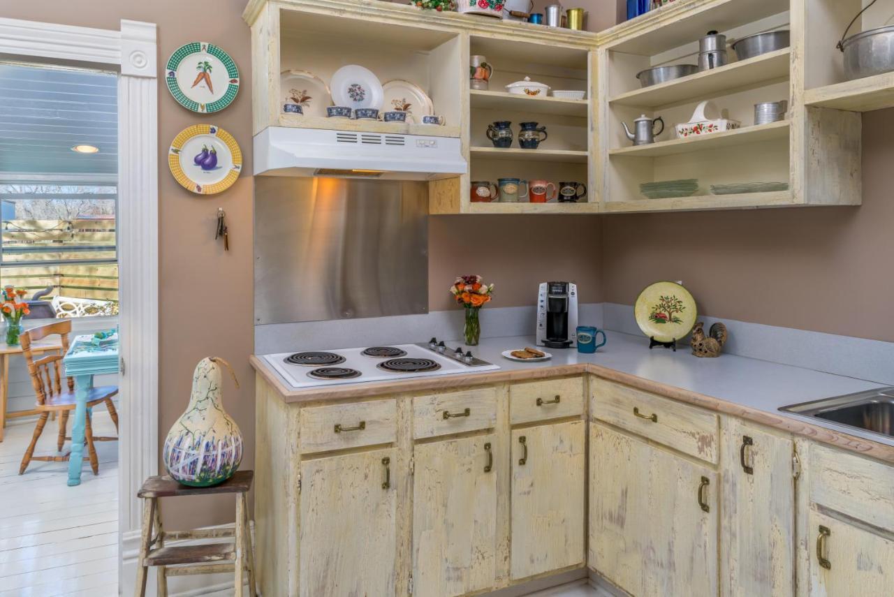 Maison D'Memoire Bed & Breakfast Cottages Rayne 외부 사진